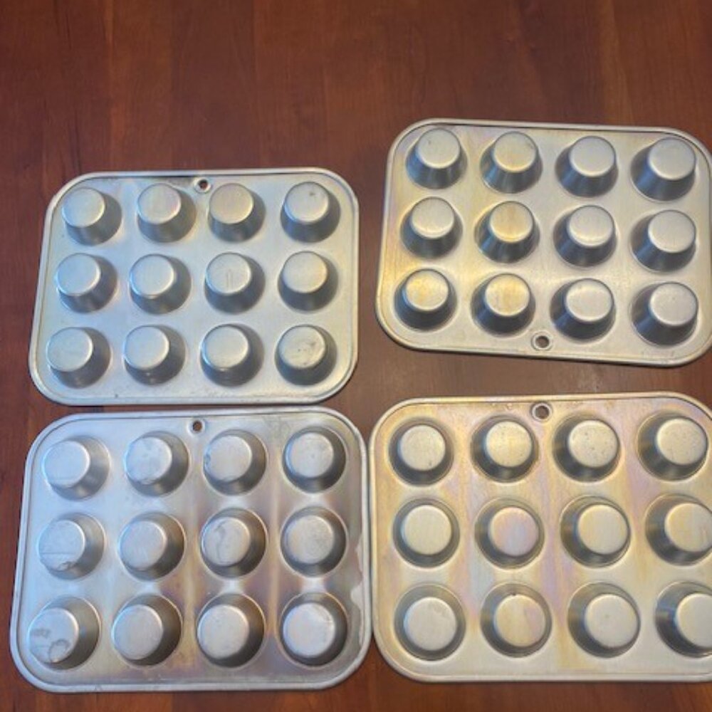Lot of 4 Wear Ever Aluminum Mini Cupcake Muffin Pans 12 Cavity Each Made in USA - Picture 2 of 5